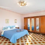 Villa In Collina Vista Mare